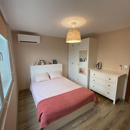 Lovely 1 Bedroom Apartment In The Heart Of Warna Exterior foto