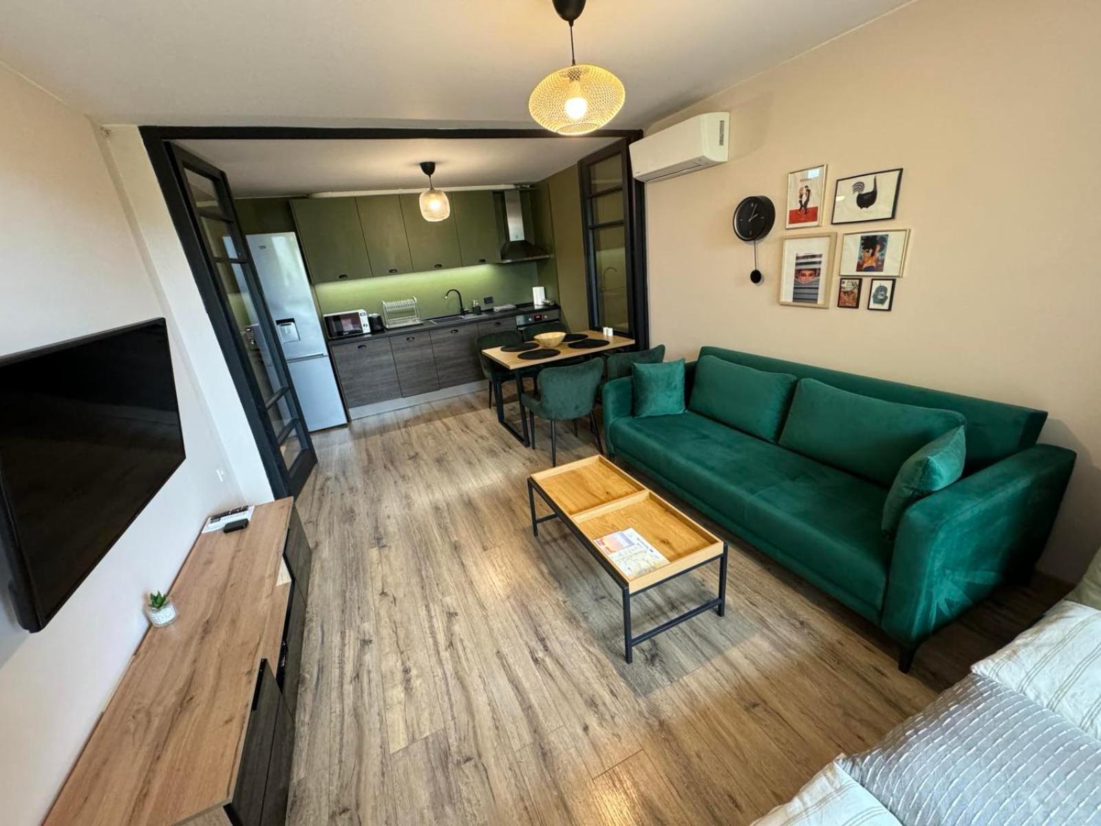 Lovely 1 Bedroom Apartment In The Heart Of Warna Exterior foto
